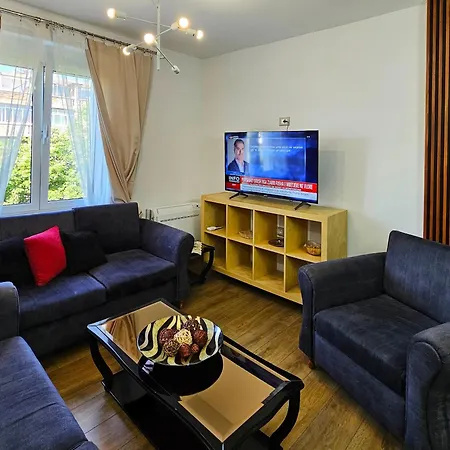 Welcome To Zaimi's Appartamento Korce